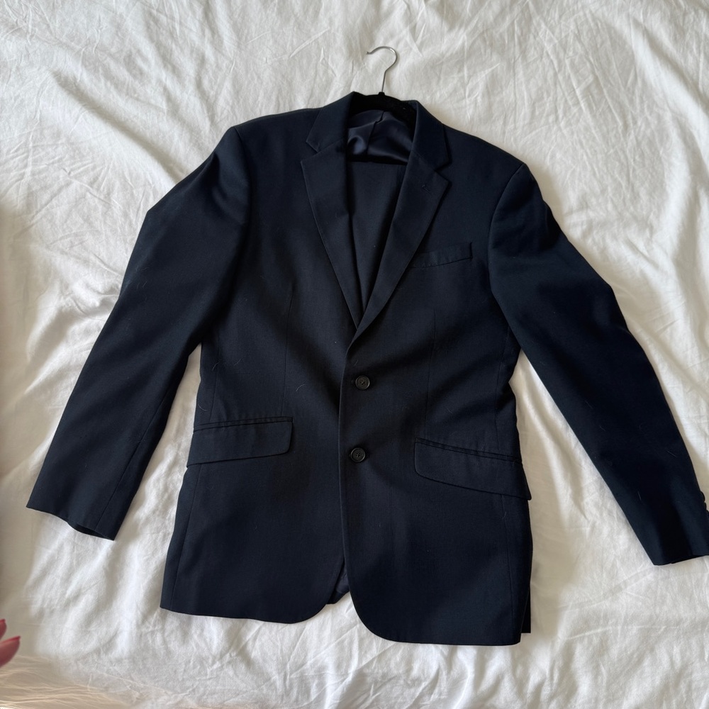 EUC KENNETH COLE UNLISTED Navy Suit 40R 32x32